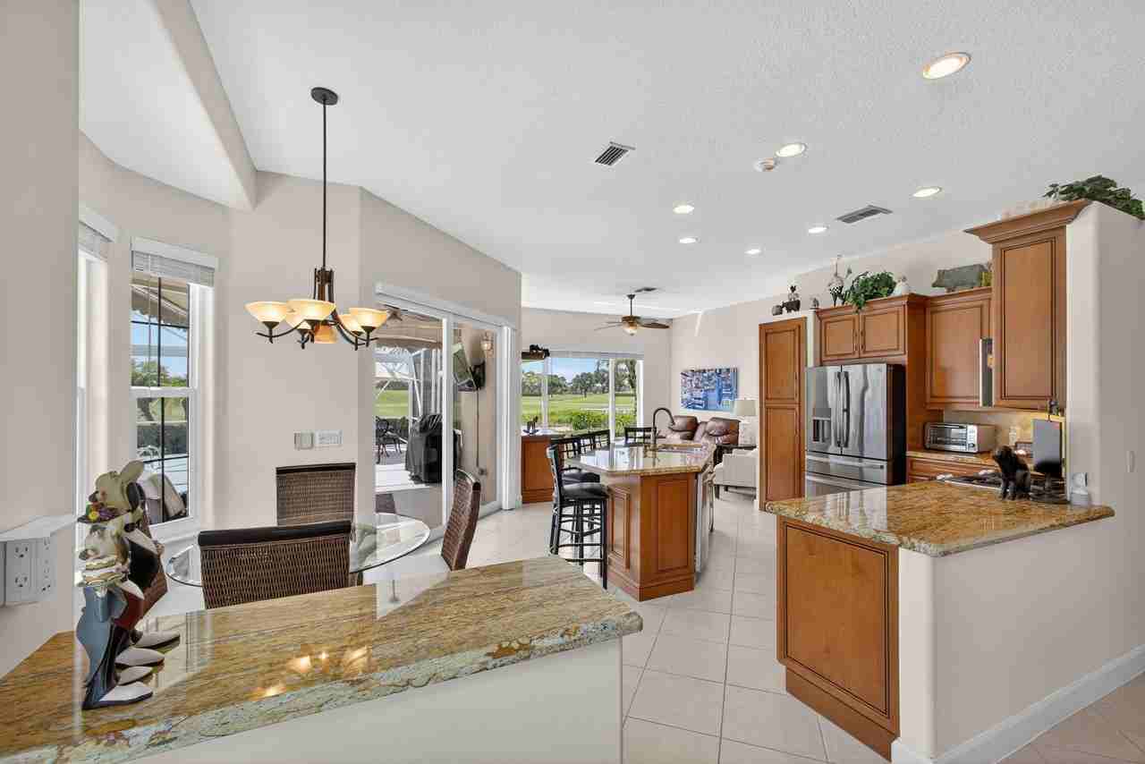 902 Augusta Pointe Dr - Photo 3 of 50