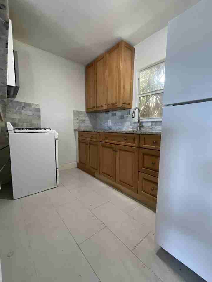 3009 Georgia Ave - Photo 7 of 20