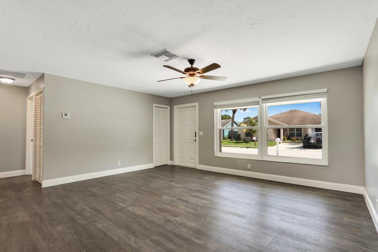 105 Wingate Dr - Photo 7 of 43