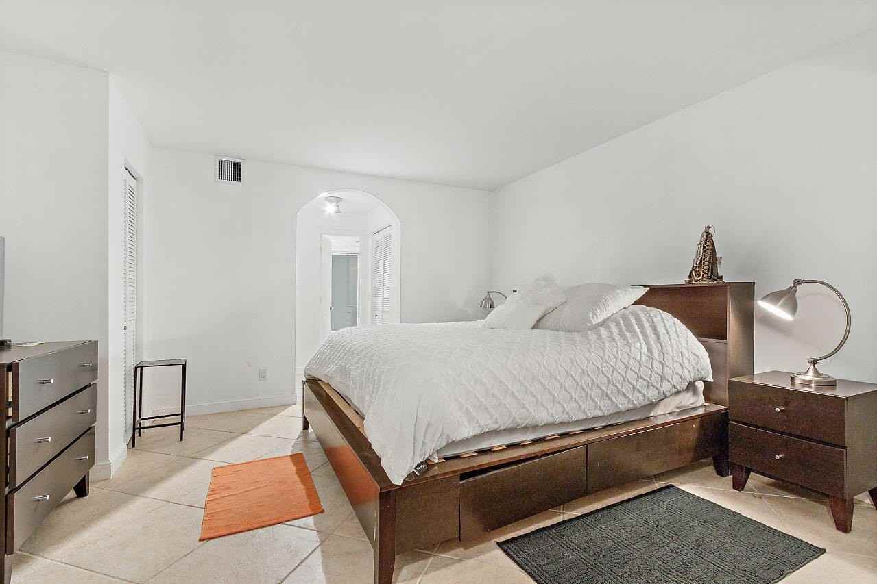 4200 S Ocean Blvd Apt 102 - Photo 7 of 31