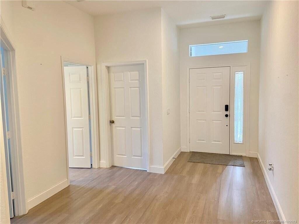 1704 Primrose Ct - Photo 3 of 30