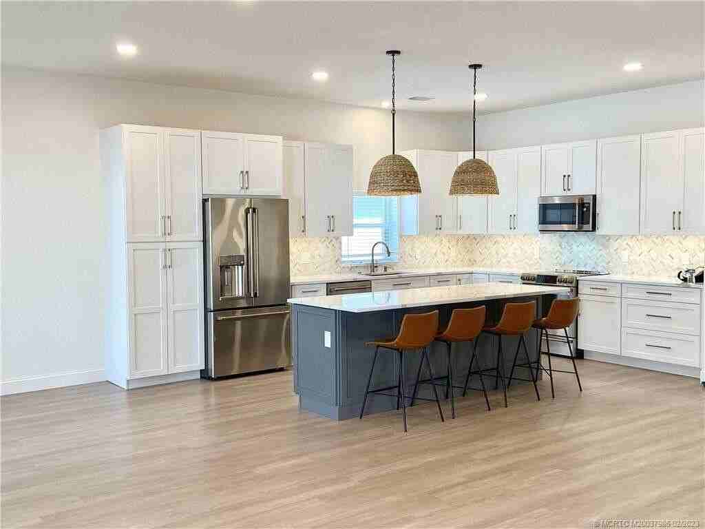 1704 Primrose Ct - Photo 5 of 30