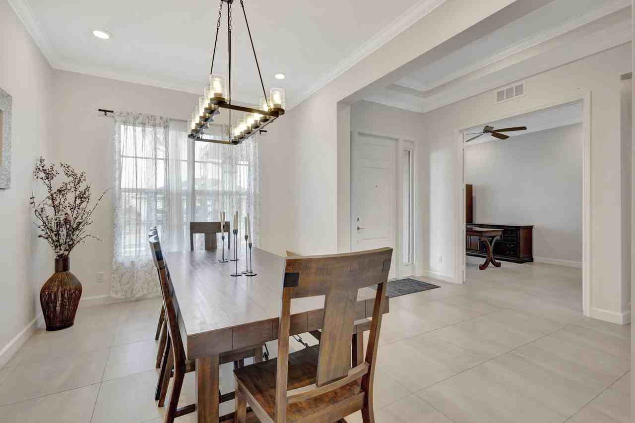 870 Hookline Cir Unit 870 - Photo 5 of 50