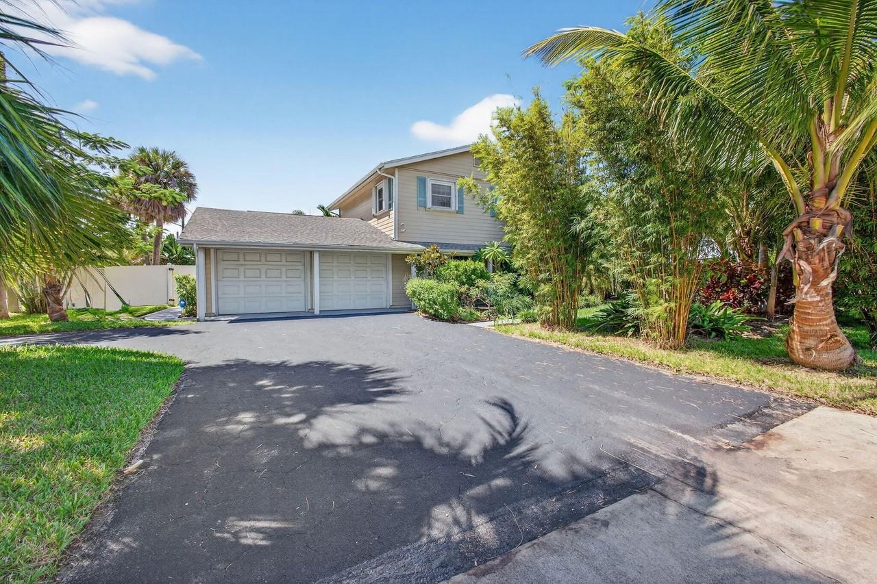 2025 S Ocean Dr - Photo 3 of 50