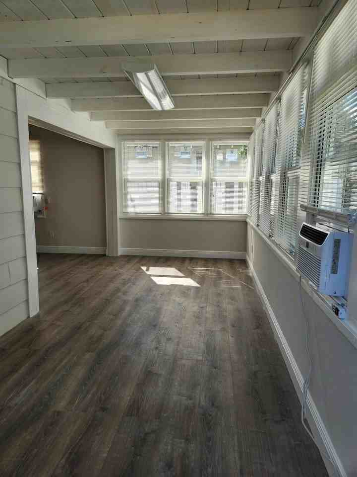 403 2nd Ave S - Photo 3 of 9