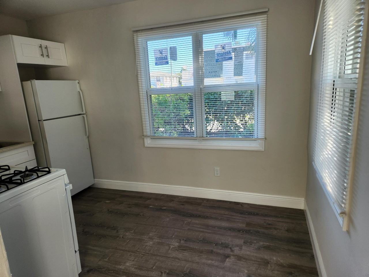 403 2nd Ave S - Photo 4 of 9