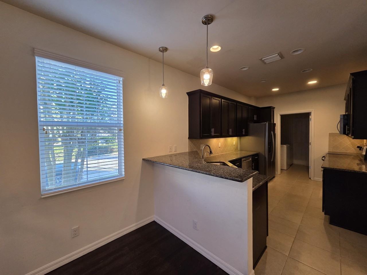 1102 Dakota Dr - Photo 4 of 26