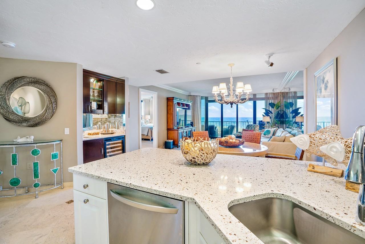 800 Ocean Dr Apt 203 - Photo 6 of 25