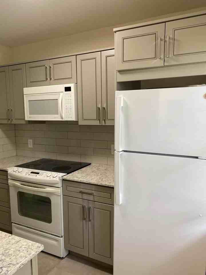 1218 S B St - Photo 7 of 30