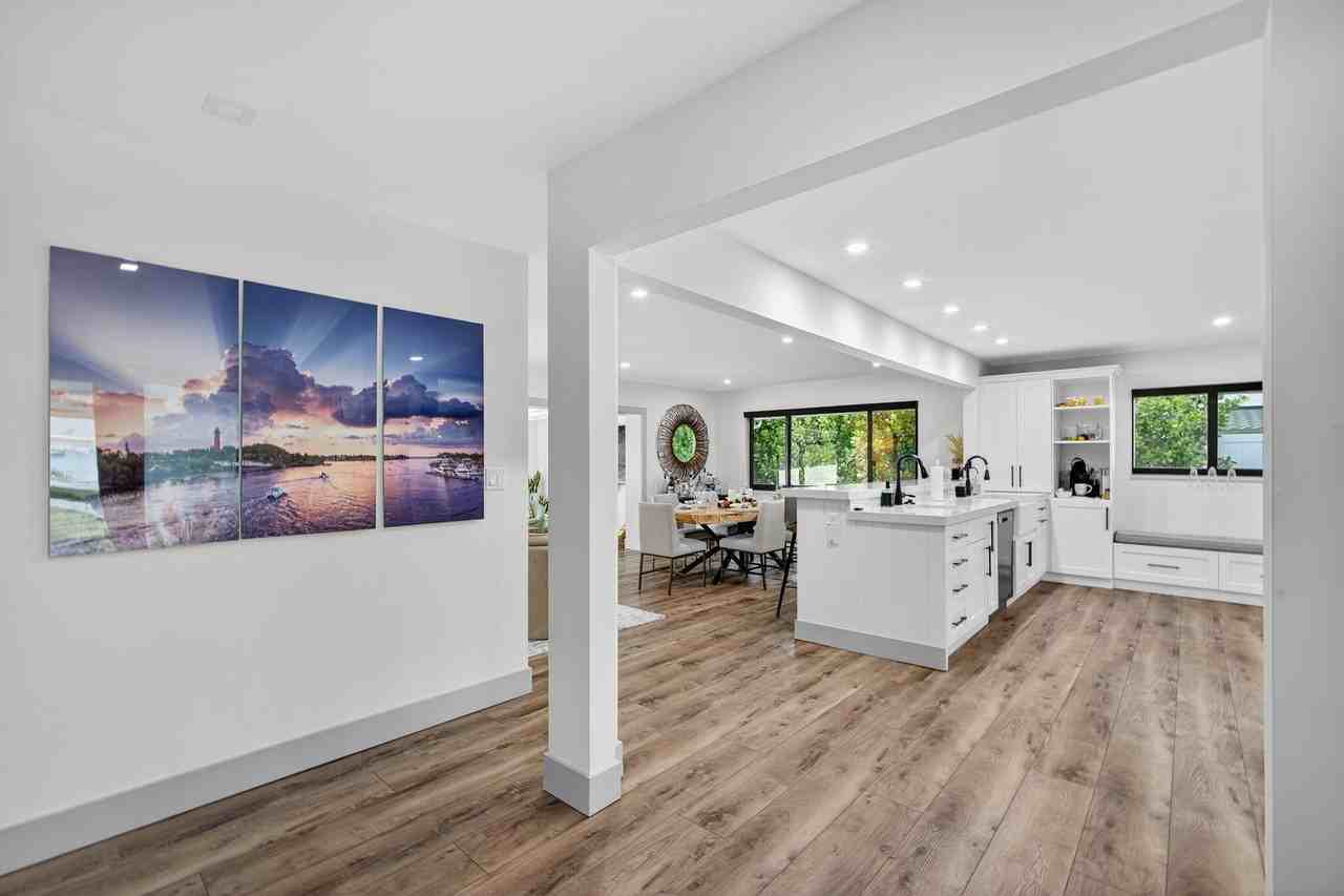 12 Leeward Cir - Photo 7 of 50