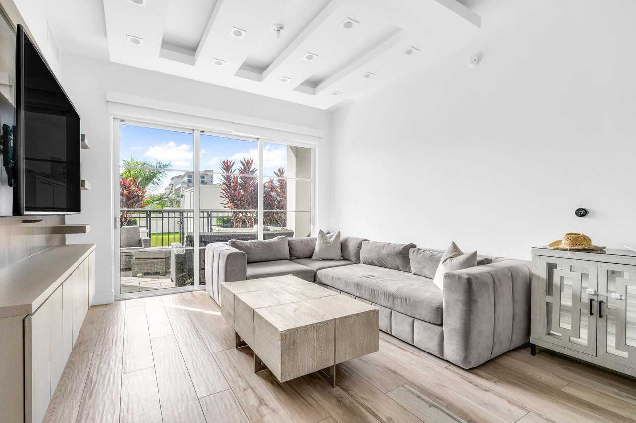 155 E Boca Raton Rd Unit 418 - Photo 5 of 50