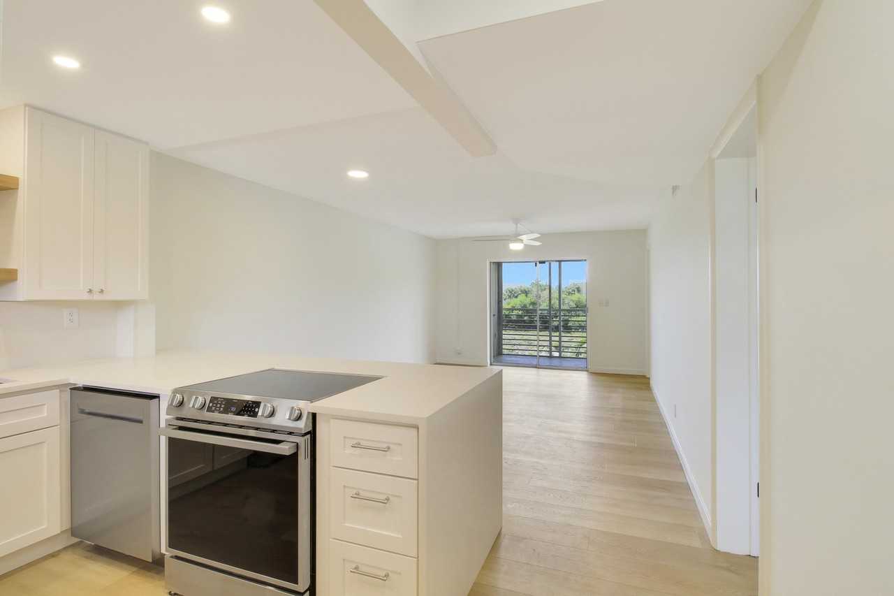 2770 Garden Dr S Apt 212 - Photo 2 of 29