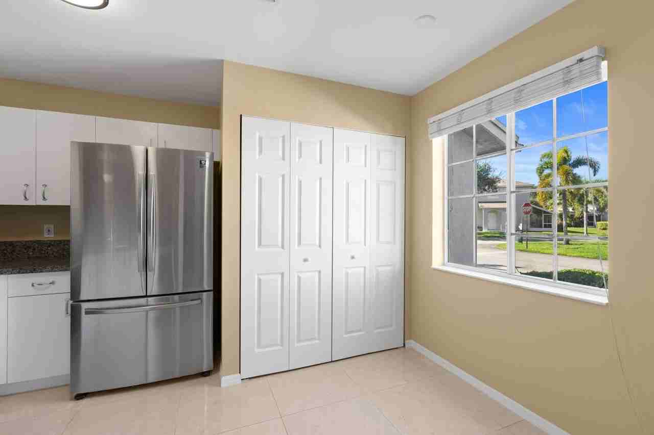 1158 Sw 44th Ave Unit 1158 - Photo 5 of 30