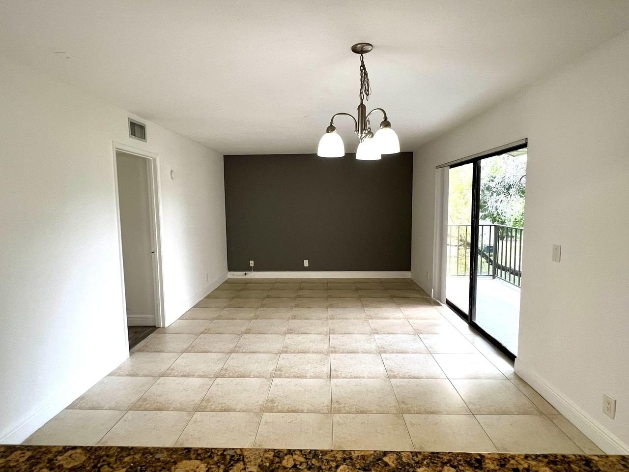 1581 Balfour Point Dr Apt E - Photo 5 of 19