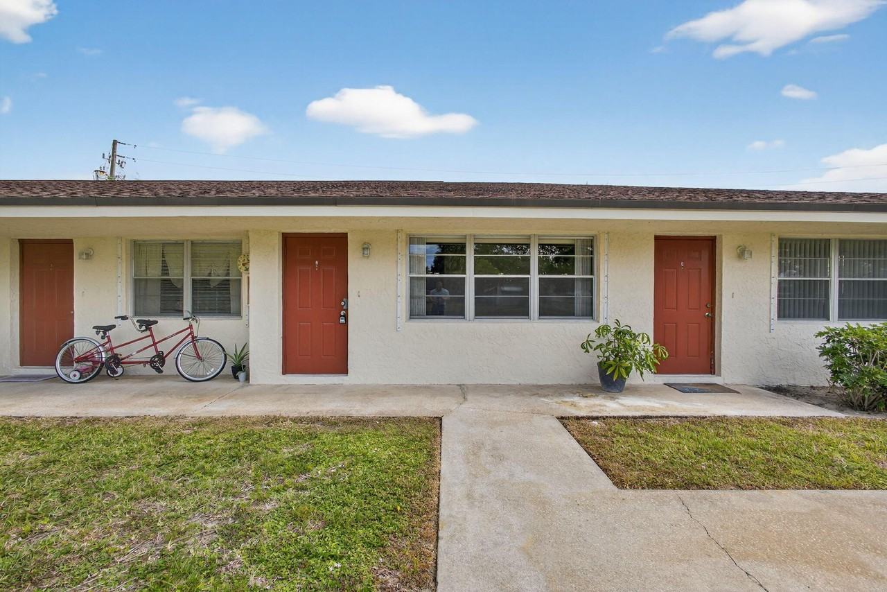 8585 Se Church St Apt 2 - Photo 6 of 28