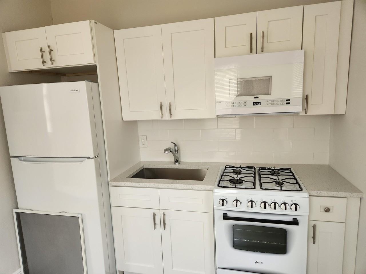 405 2nd Ave S - Photo 5 of 14