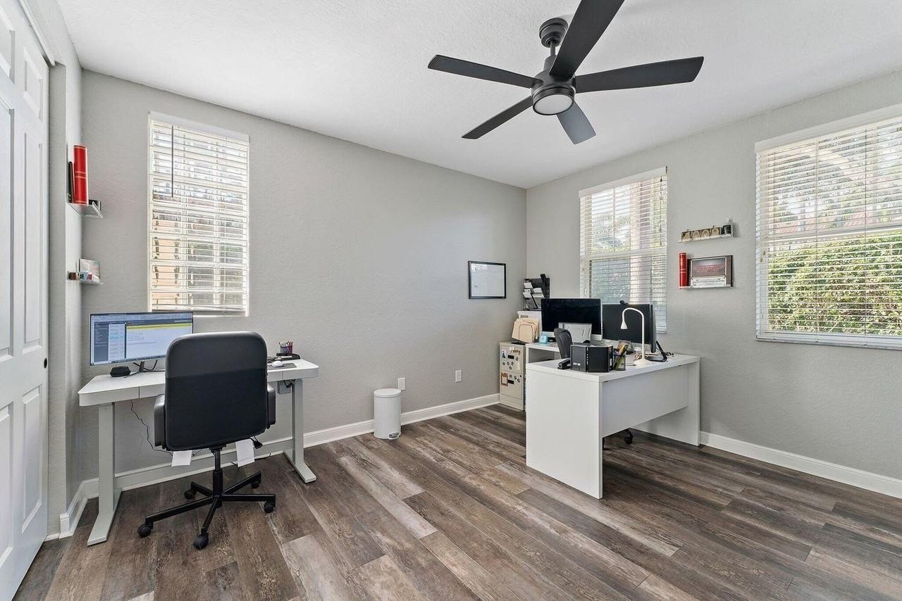 500 Pacific Grove Dr Unit 8 - Photo 4 of 31