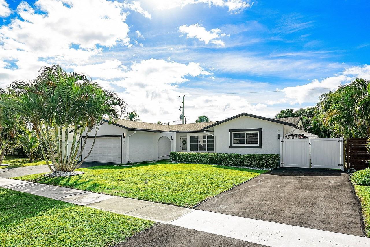 124 Oregon Ln - Photo 2 of 41