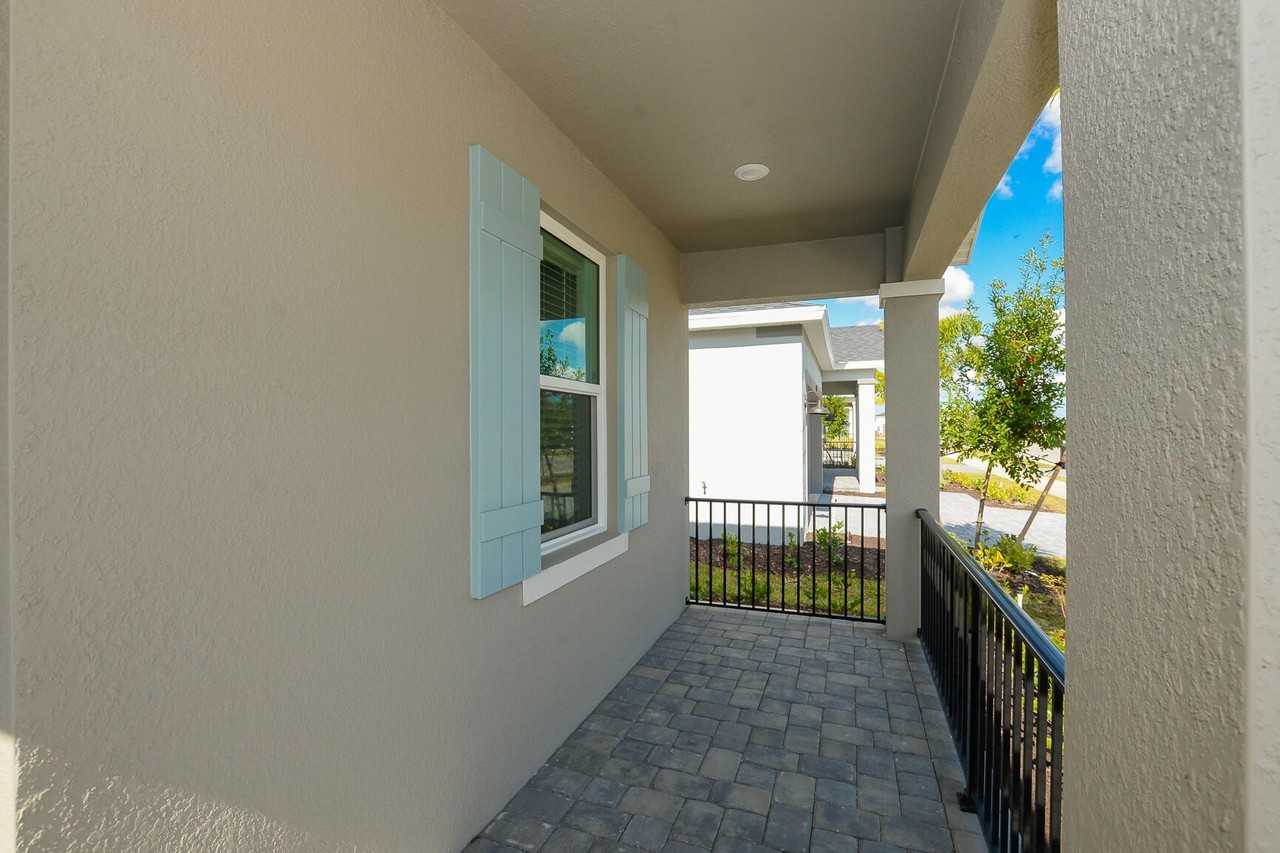 6312 Nw Cloverdale Ave - Photo 6 of 49