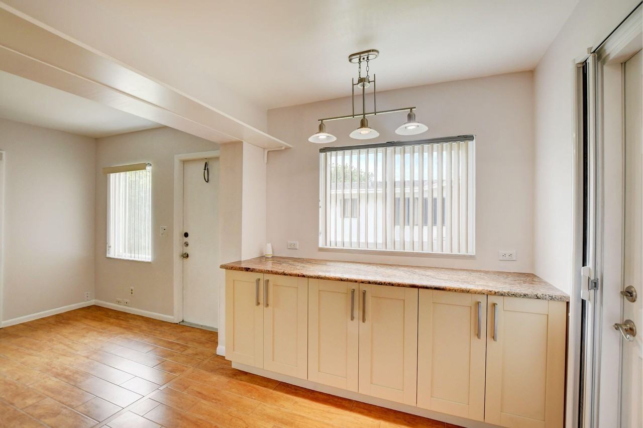 6347 Country Wood Way - Photo 5 of 27