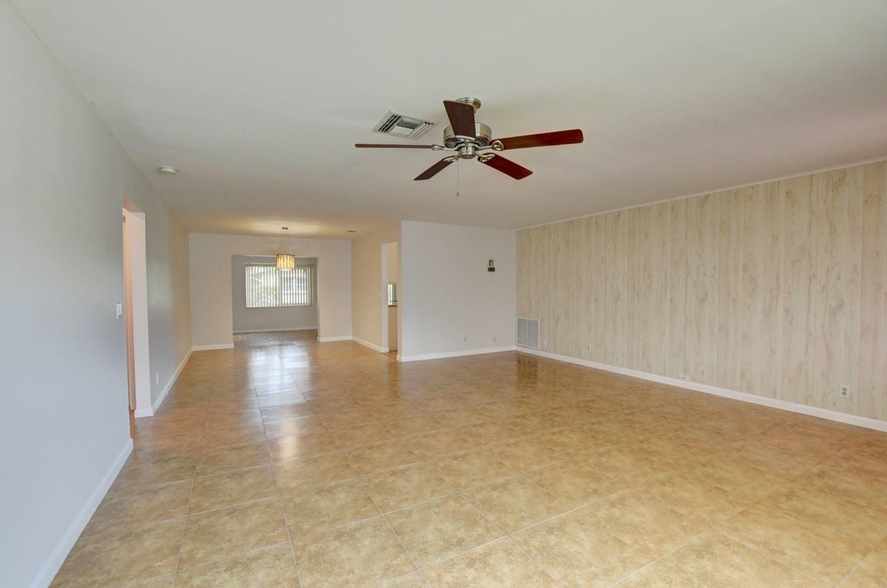 6347 Country Wood Way - Photo 7 of 27