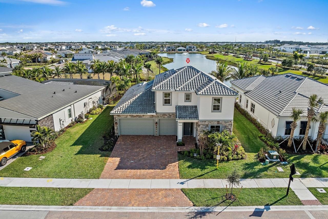 10786 Stellar Cir - Photo 2 of 50