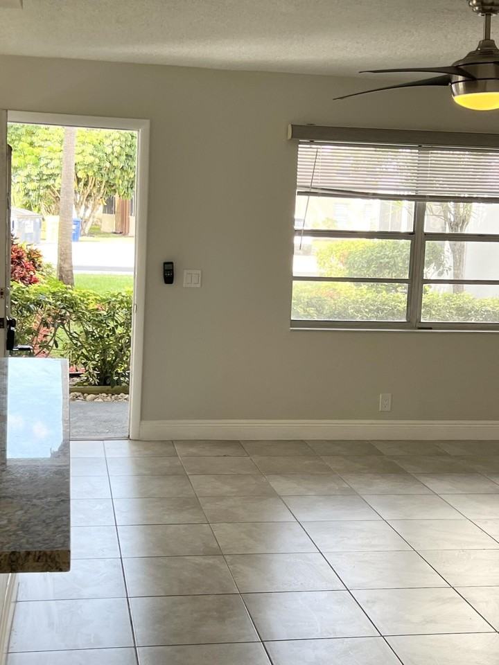 150 Burgundy D - Photo 3 of 33