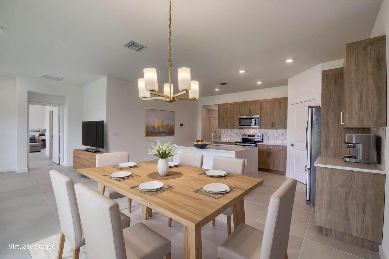 2071 Ne Cedar St - Photo 6 of 34