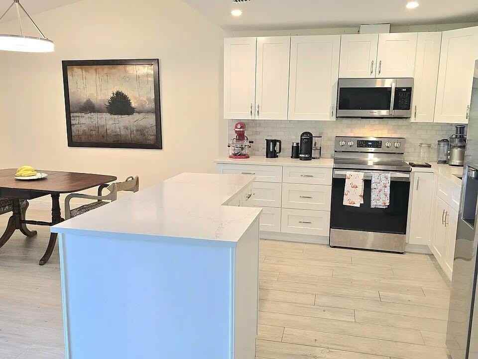 1705 Mariners Cv Apt B - Photo 3 of 17