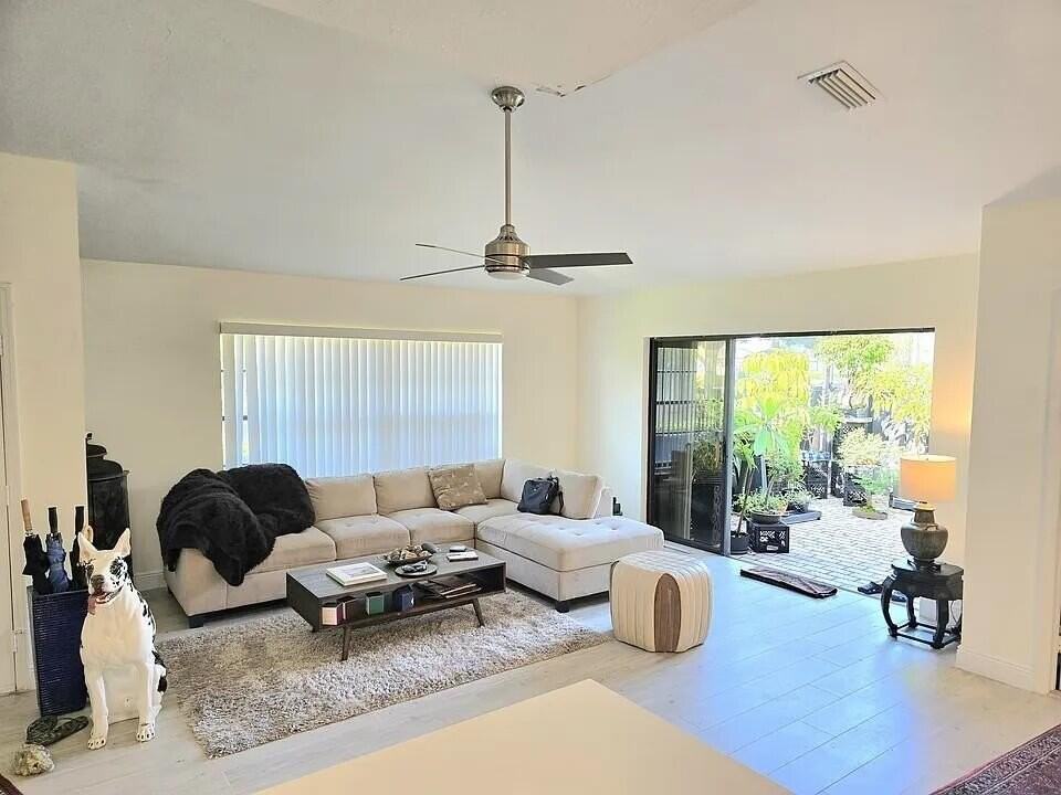 1705 Mariners Cv Apt B - Photo 4 of 17