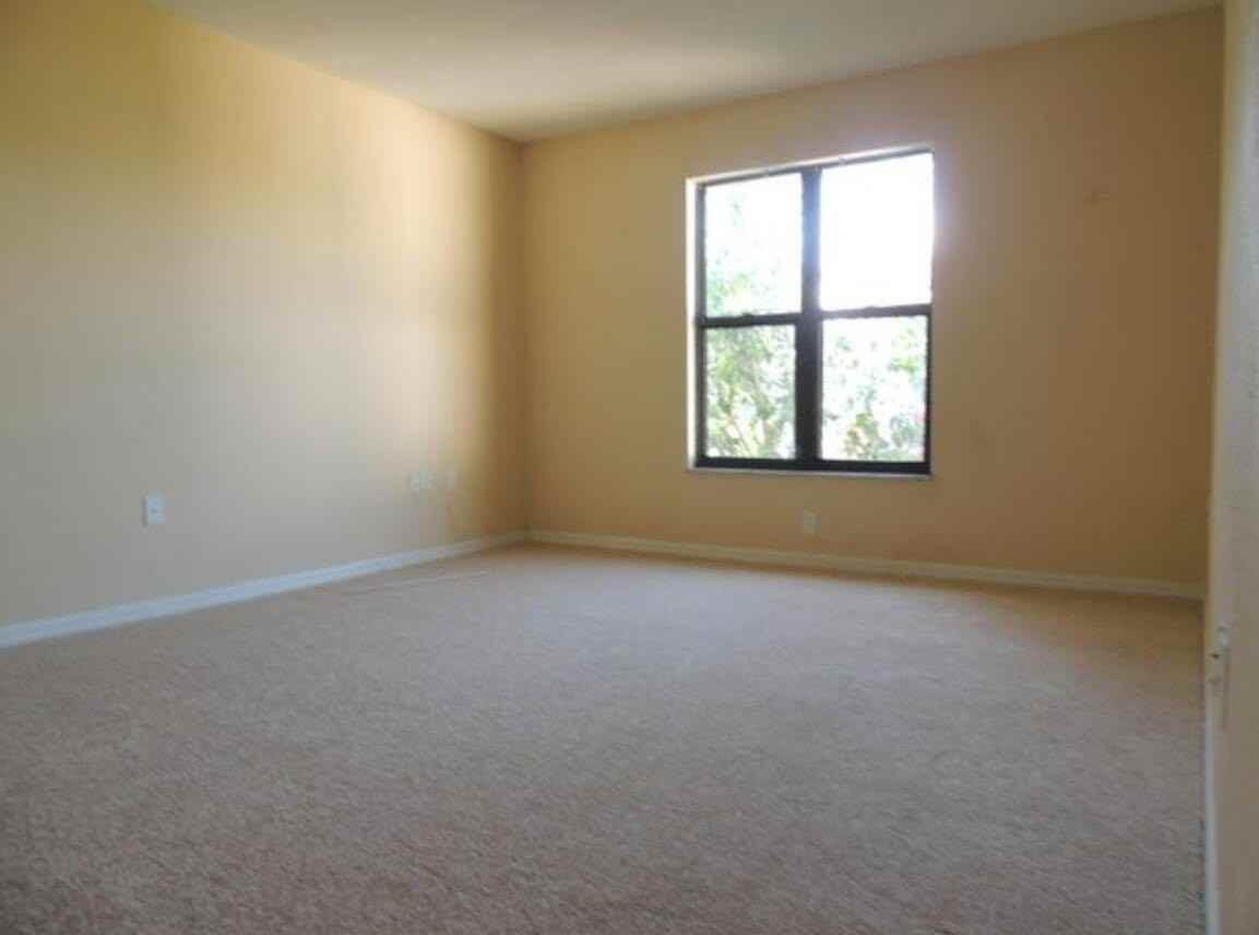 1731 Se Lorraine St - Photo 6 of 8