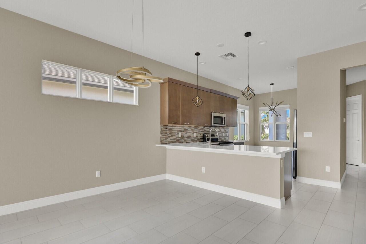 9273 Sw Pepoli Way - Photo 7 of 50