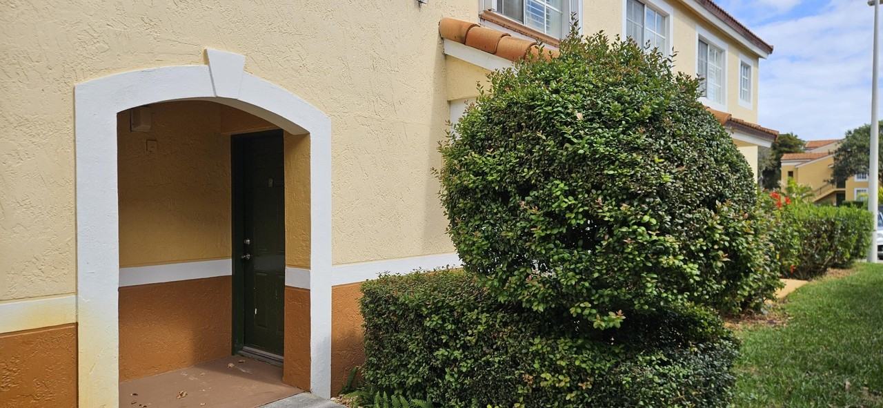 123 Yacht Club Way Apt 104 - Photo 5 of 19