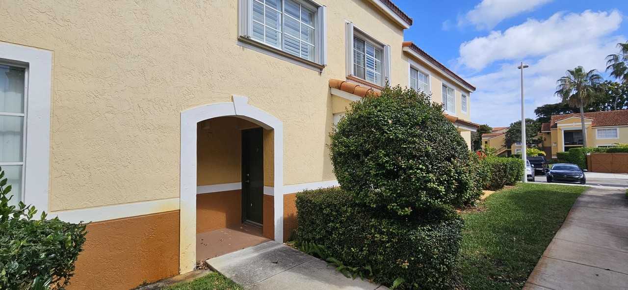 123 Yacht Club Way Apt 104 - Photo 6 of 19