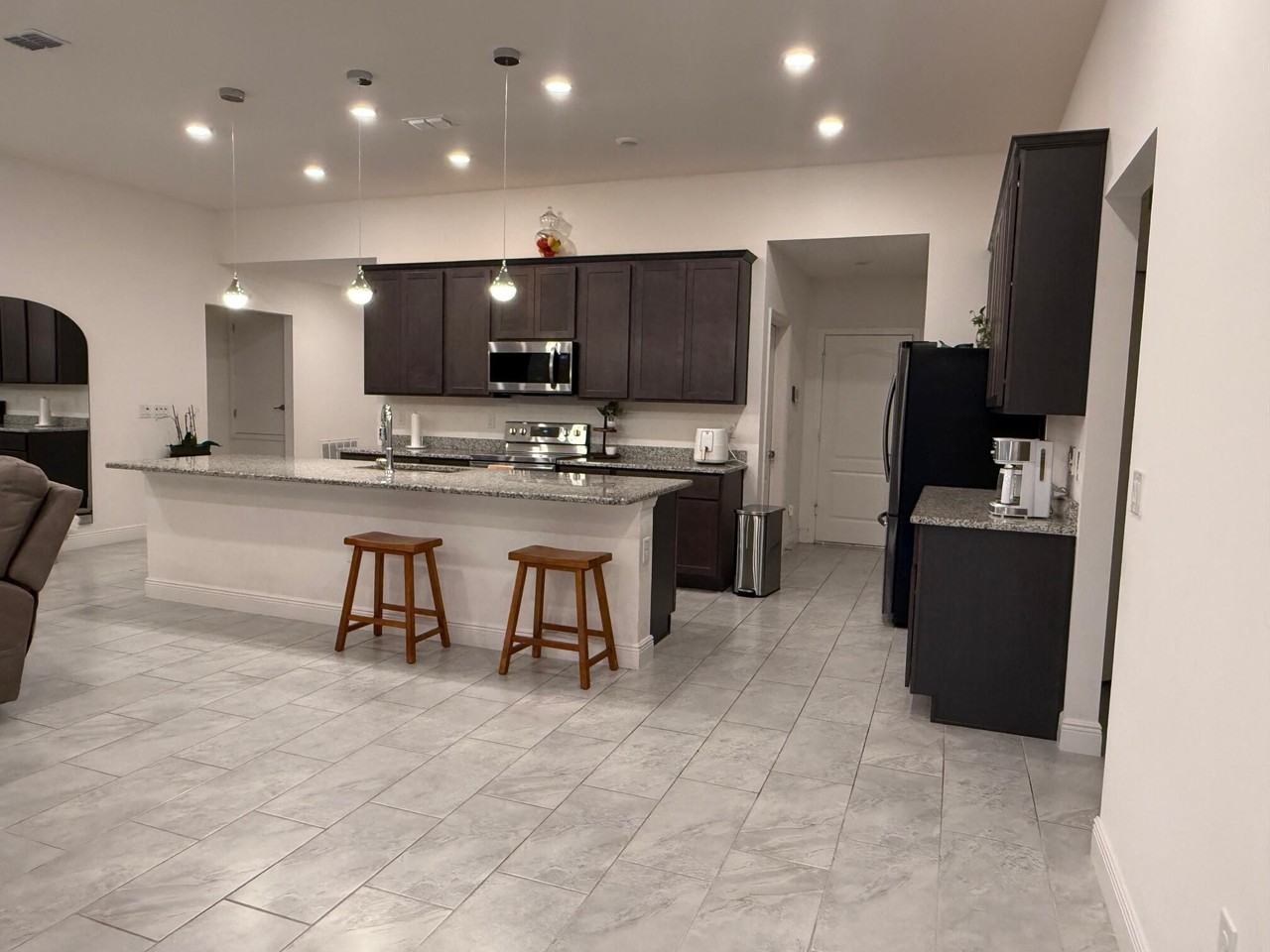 878 Sw Haas Ave - Photo 3 of 12