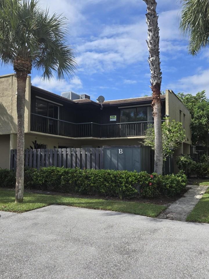 4844 Alder Dr Apt B - Photo 2 of 14