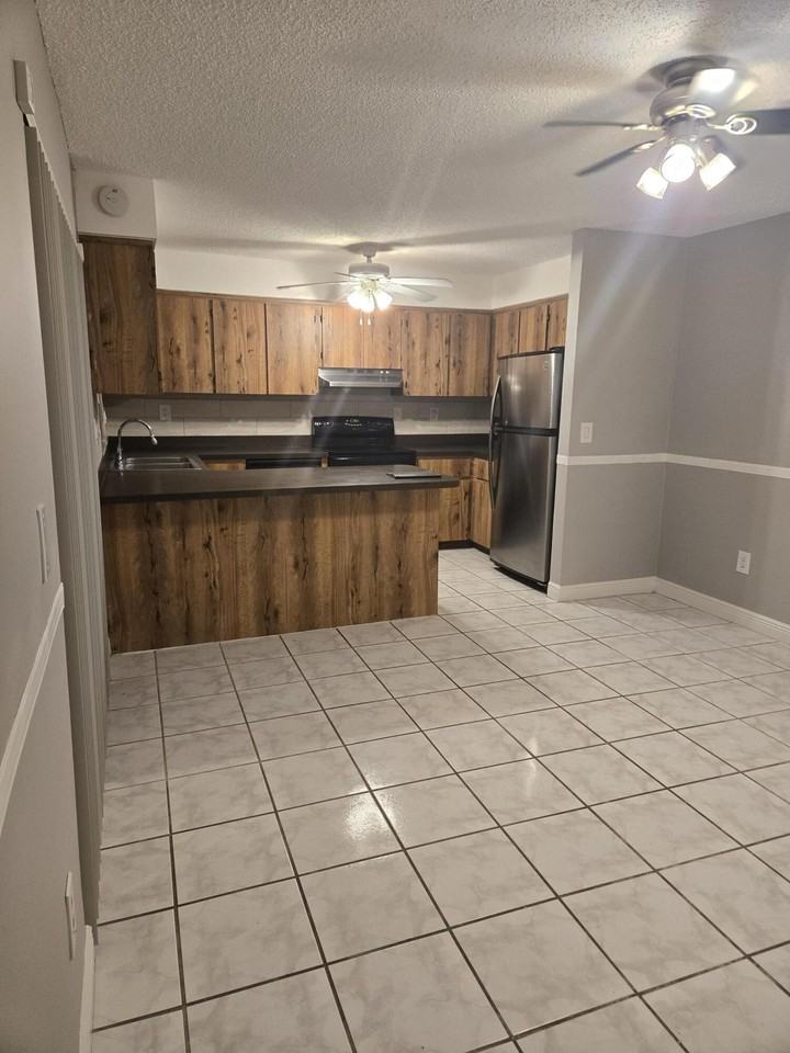 4844 Alder Dr Apt B - Photo 5 of 14