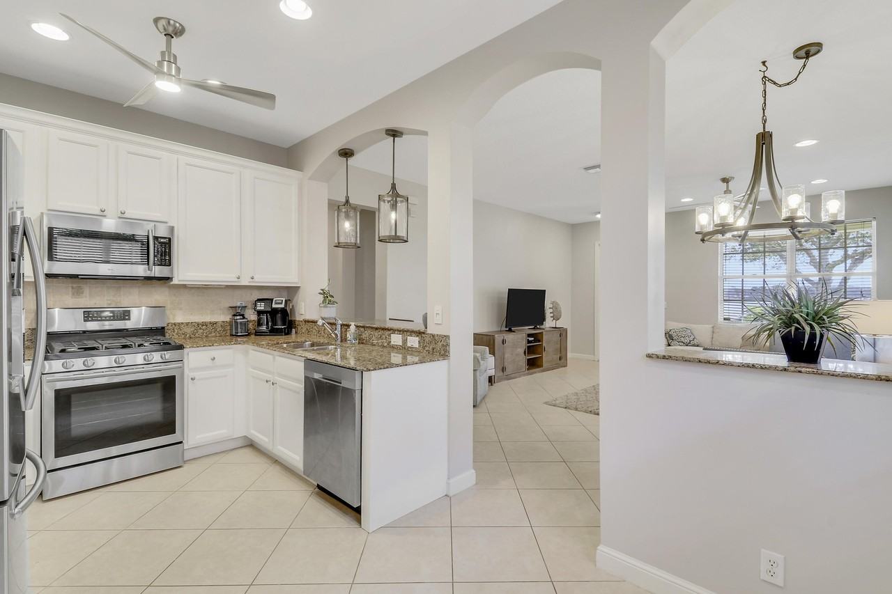 231 Evergrene Pkwy Unit 22-C - Photo 7 of 26