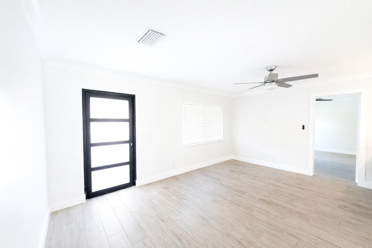 19471 Colorado Cir - Photo 2 of 22