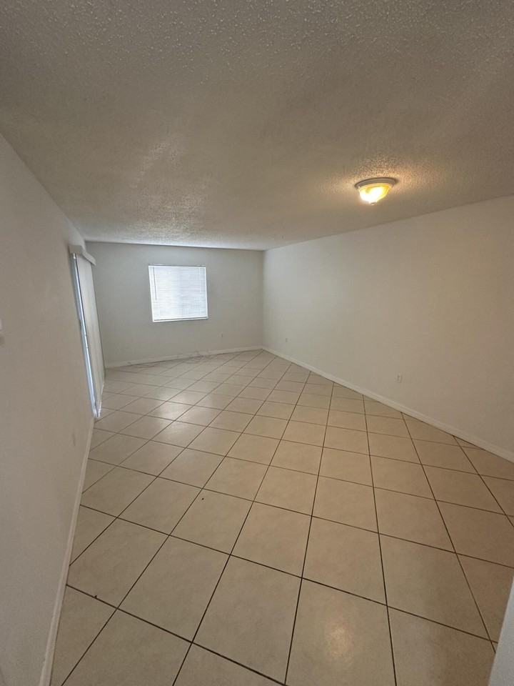6086 Forest Hill Blvd Apt 107 - Photo 3 of 10