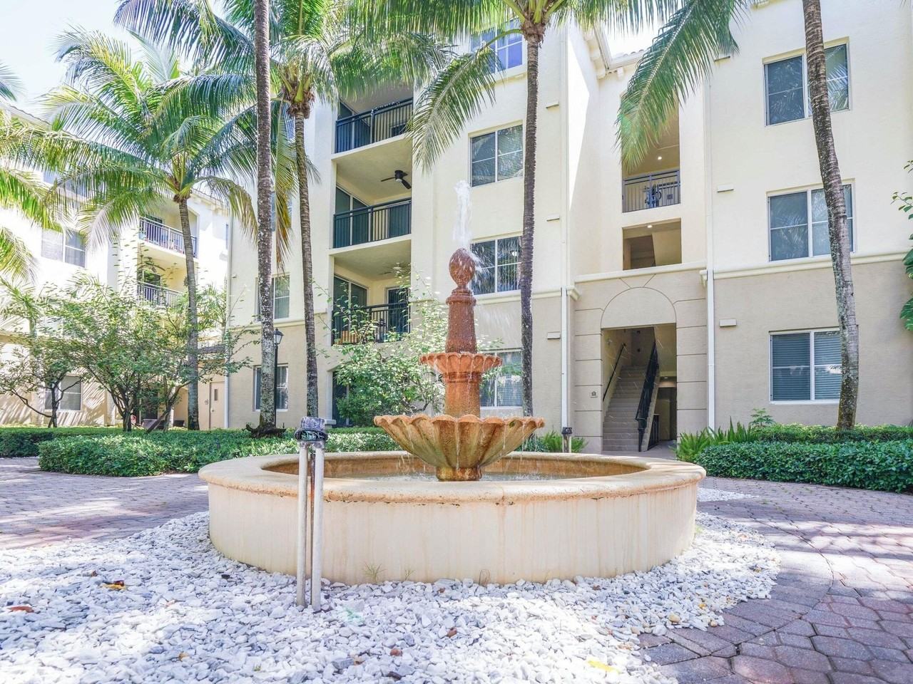 1201 Renaissance Way Unit 201 - Photo 3 of 29