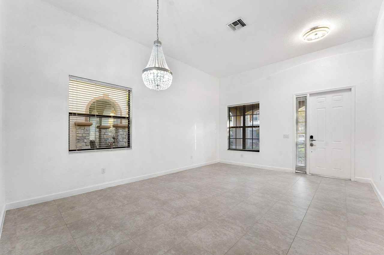 3841 Aspen Leaf Dr - Photo 5 of 37