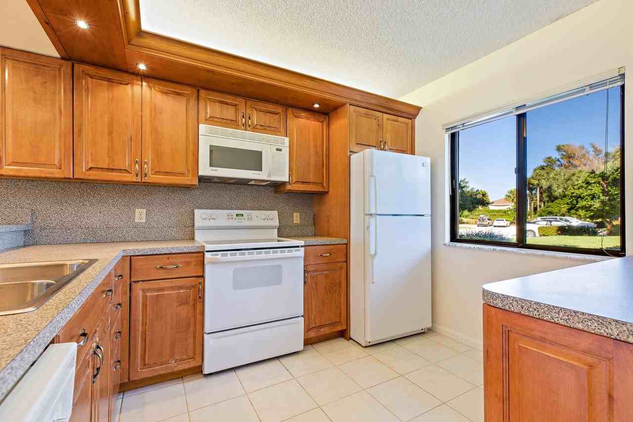 1501 Marina Isle Way Apt 101 - Photo 4 of 25