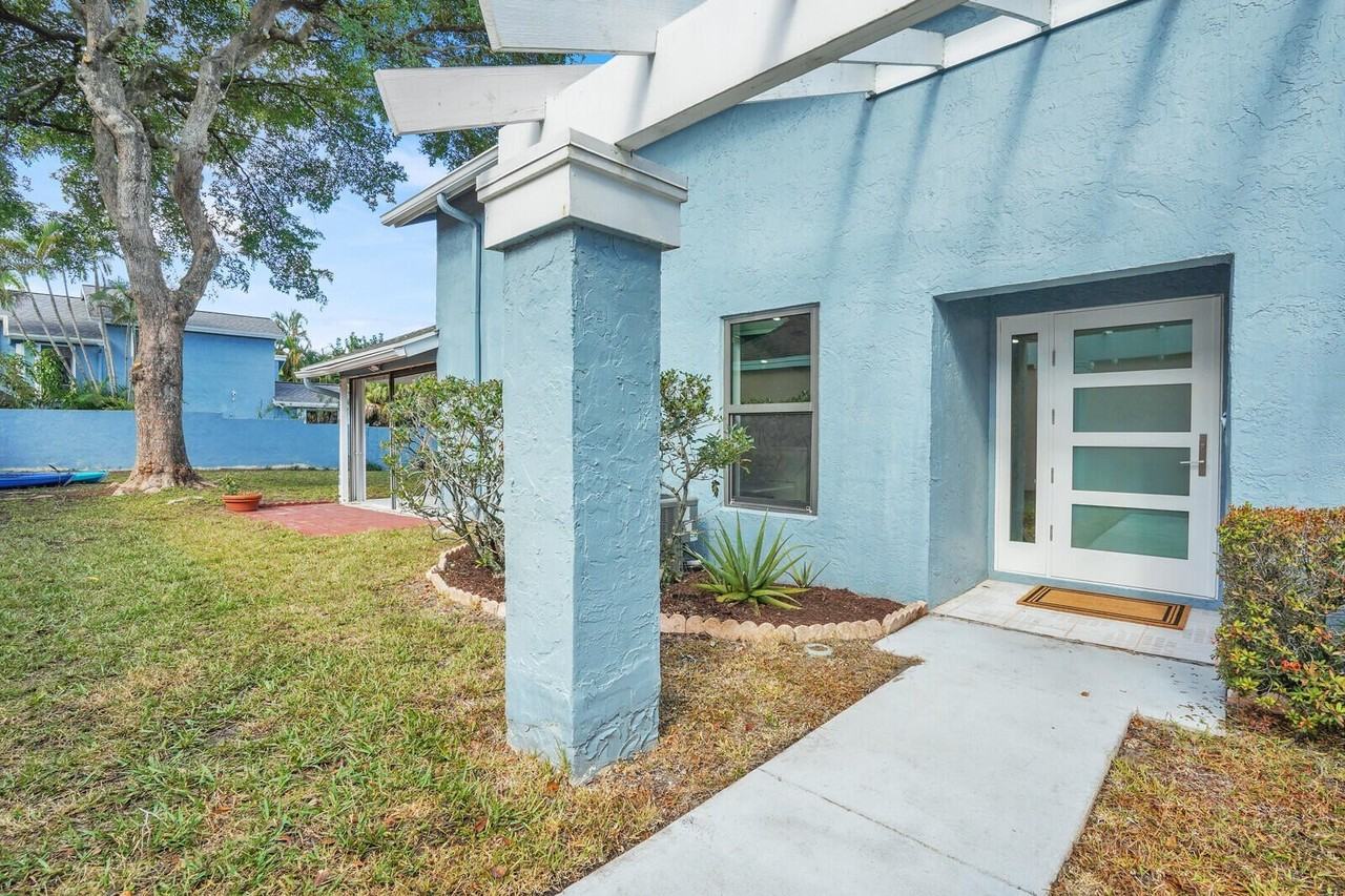 940 Rainberry Lake Dr - Photo 6 of 44