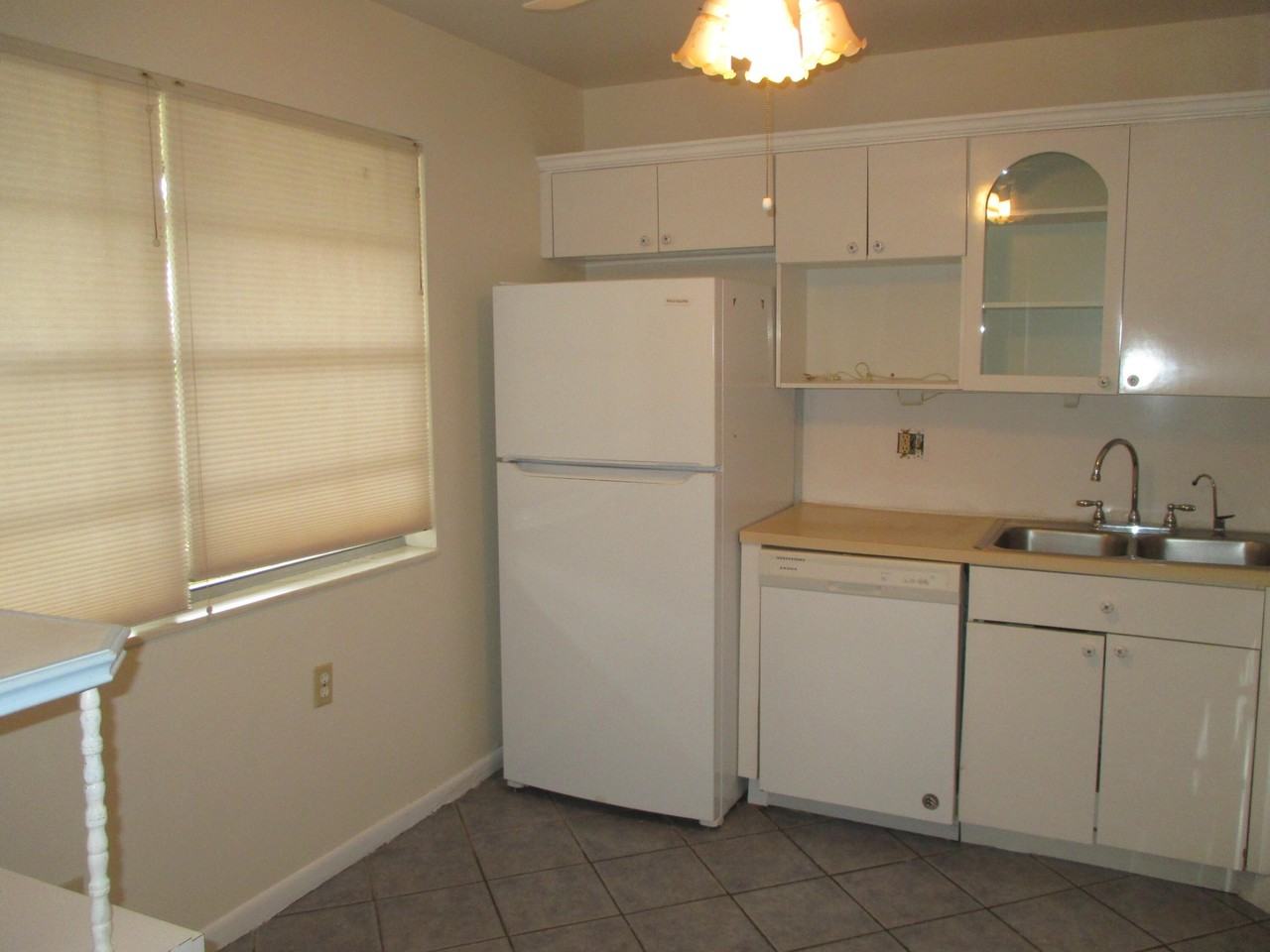 206 Lake Meryl Dr - Photo 6 of 32