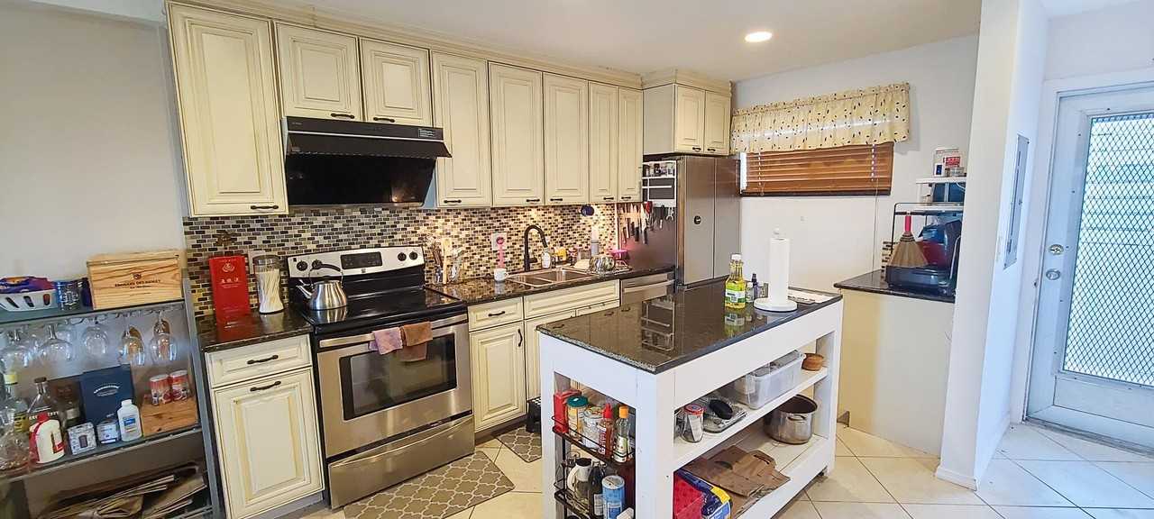 2724 Garden Dr S Apt 310 - Photo 5 of 13