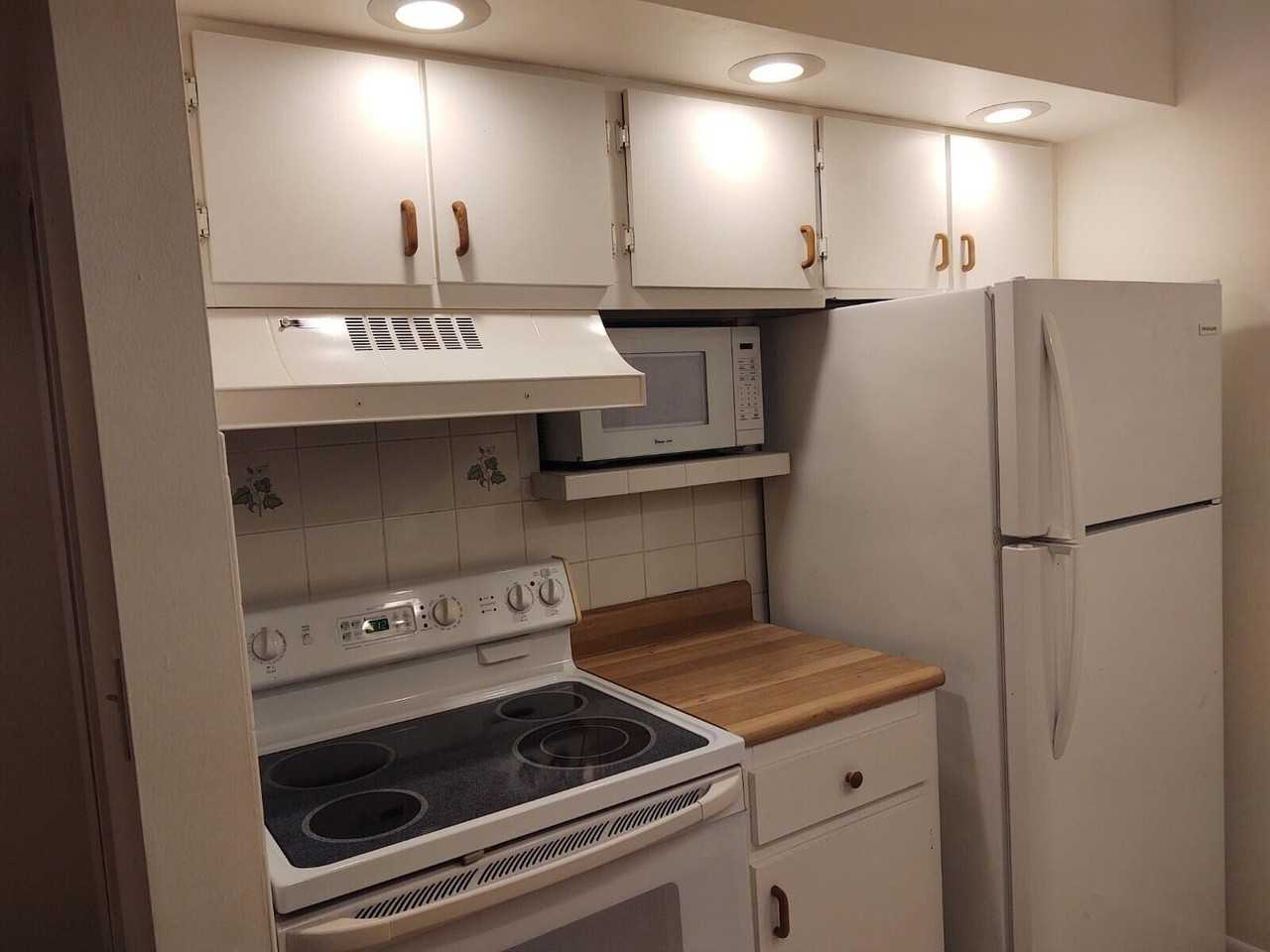 6341 Chasewood Dr Apt B - Photo 4 of 14