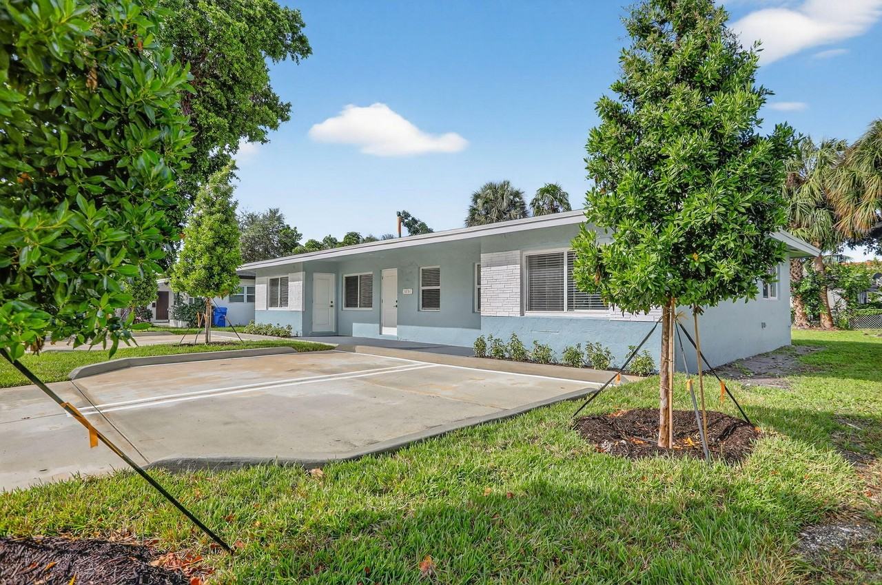 1851 Ne 25th Ave Apt 3 - Photo 3 of 23