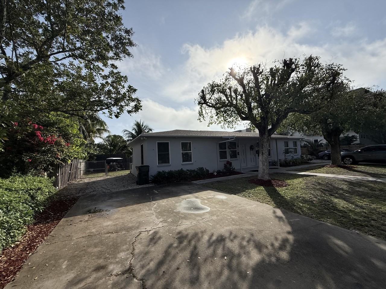 325 S Swinton Ave - Photo 3 of 15