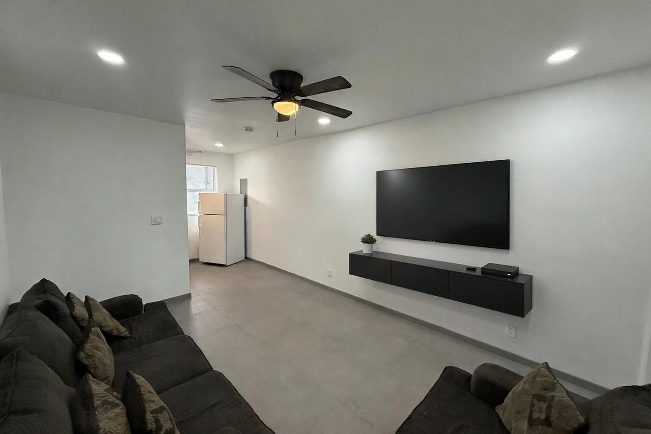 325 S Swinton Ave - Photo 6 of 15